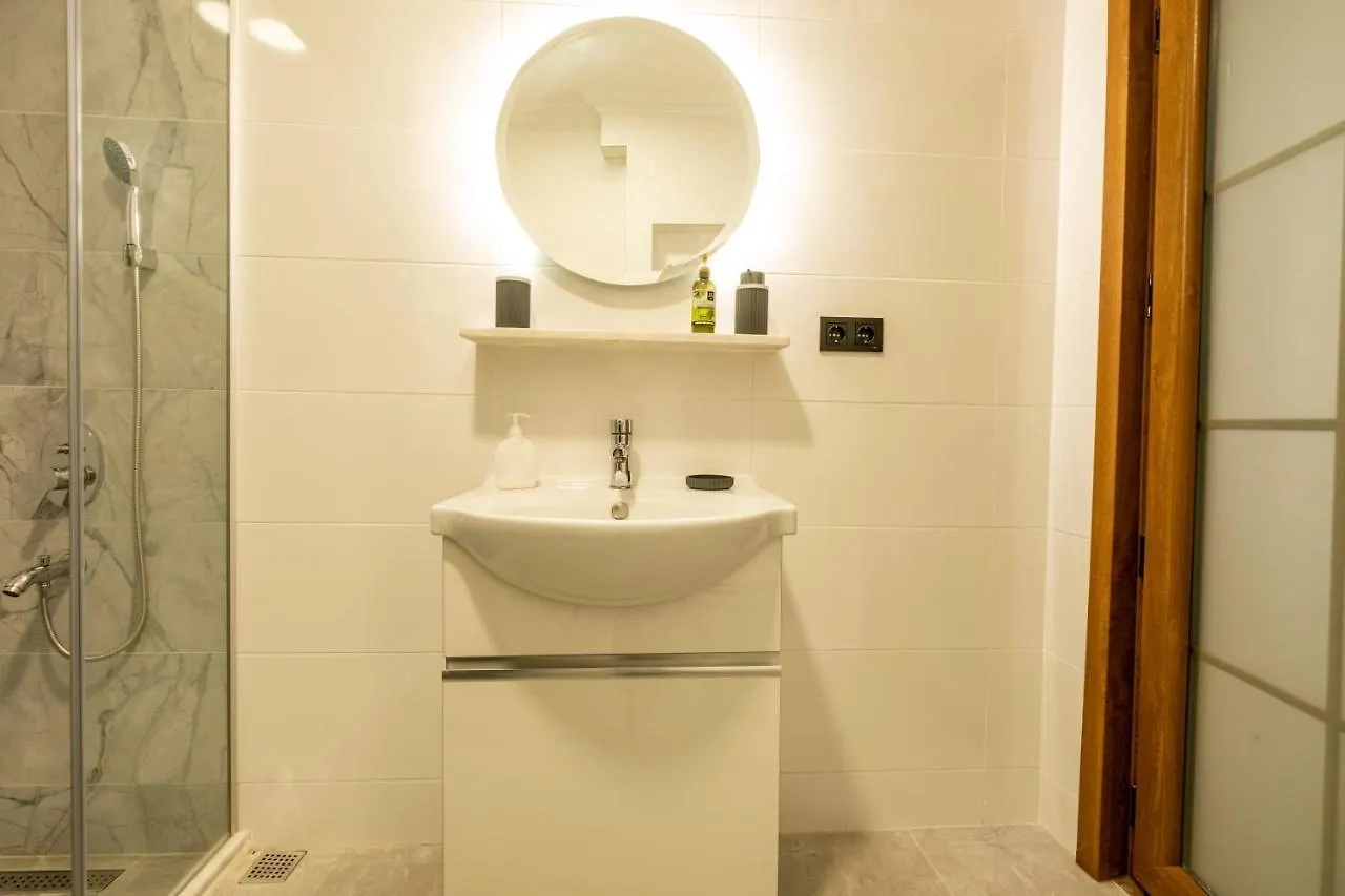 Spacious And Comfy 2Br In The Heart Of Cihangir Apartment Istanbul